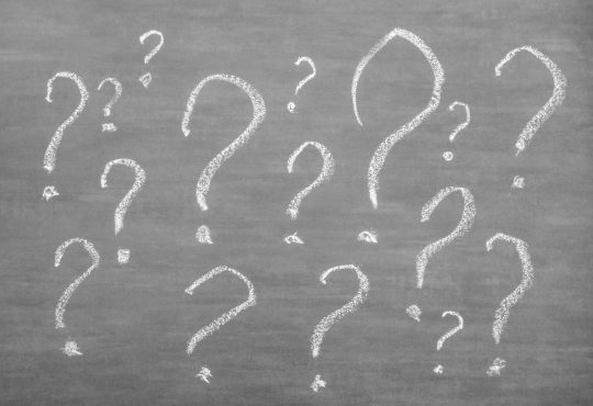question-marks-of-different-sizes-are-drawn-with-c-2022-03-26-23-21-19-utc_optimized